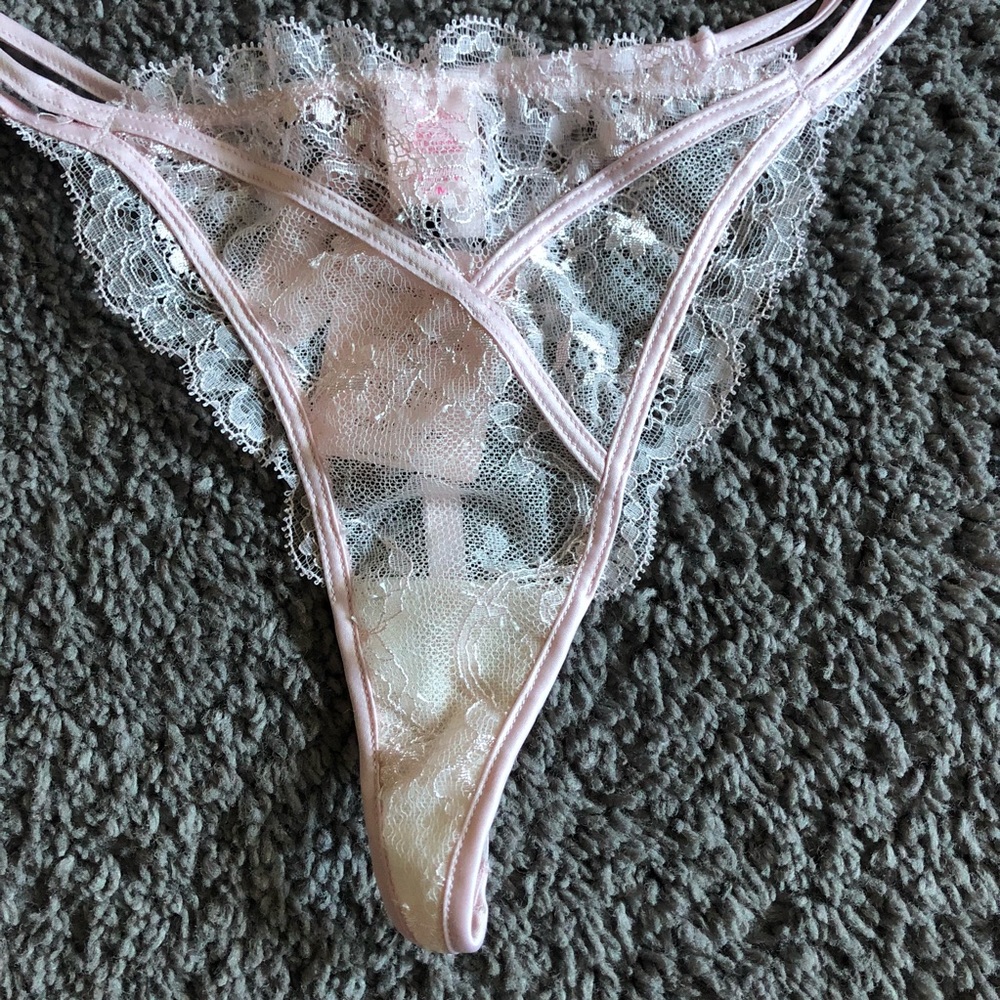 Victoria’s Secret V-String, Size M, New - Picture 4 of 8